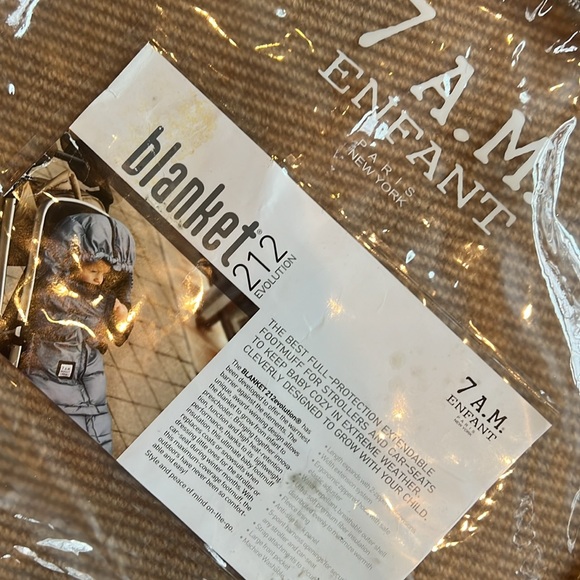 7 A.M. Enfant Blanket 212 Evolution- Red - Picture 7 of 11